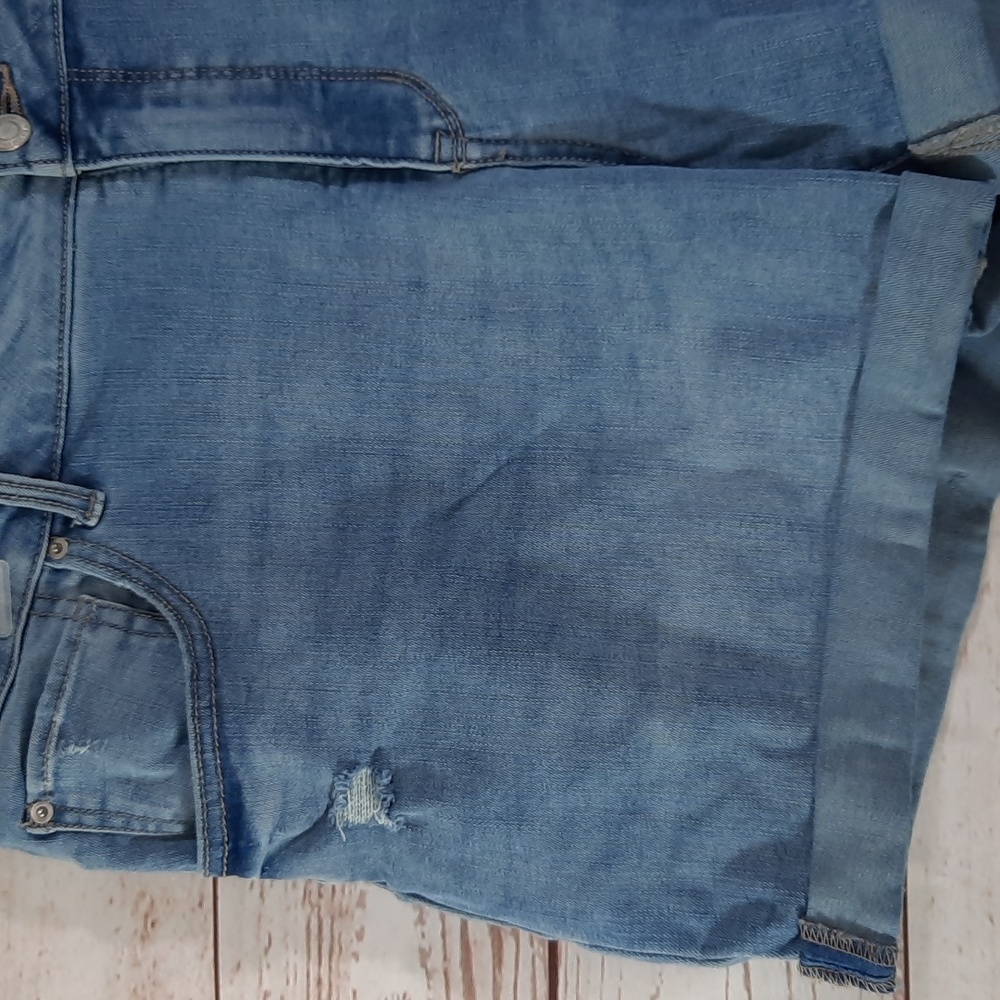 Time And Tru Mid Rise Shorts - Picture 2 of 7